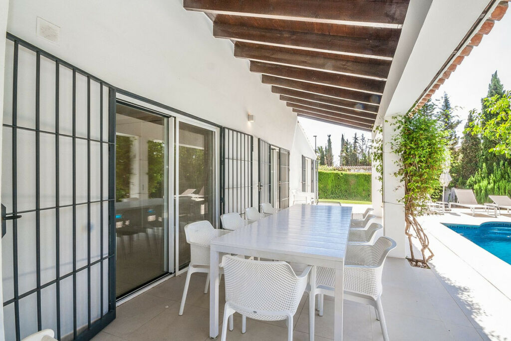 Detached Villa Elviria Málaga - image 17