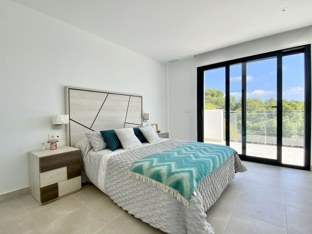Detached Villa La Campaneta Alicante - image 17