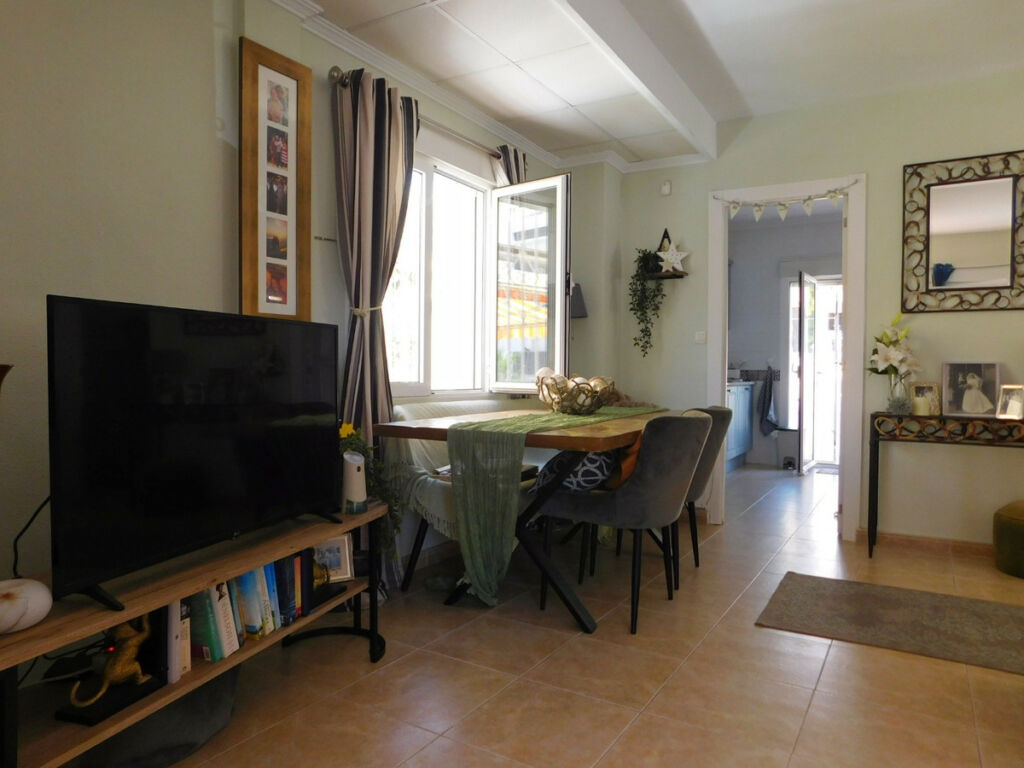 Detached Villa Villamartin Alicante - image 17