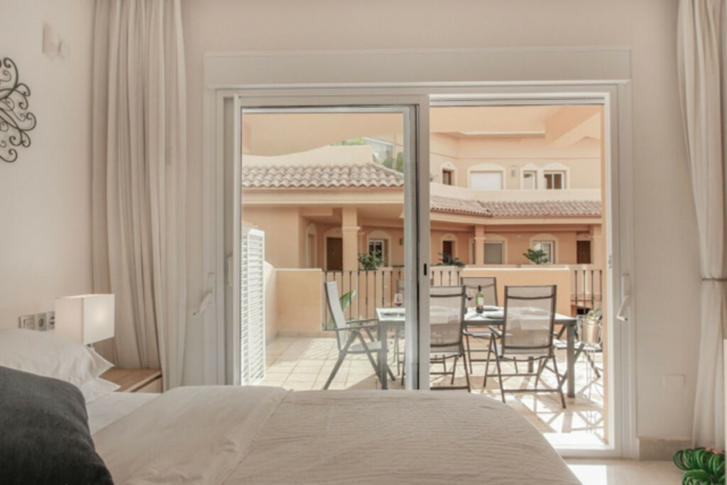 Ground Floor Apartment Aloha Málaga - image 17