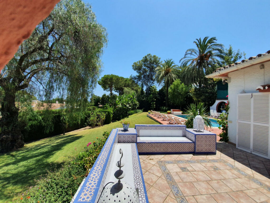 Detached Villa Nueva Andalucía Málaga - image 4