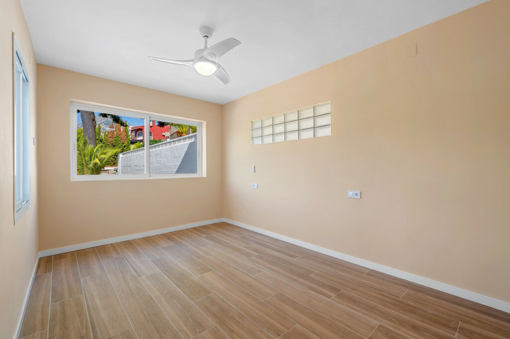 Detached Villa La Nucia Alicante - image 17