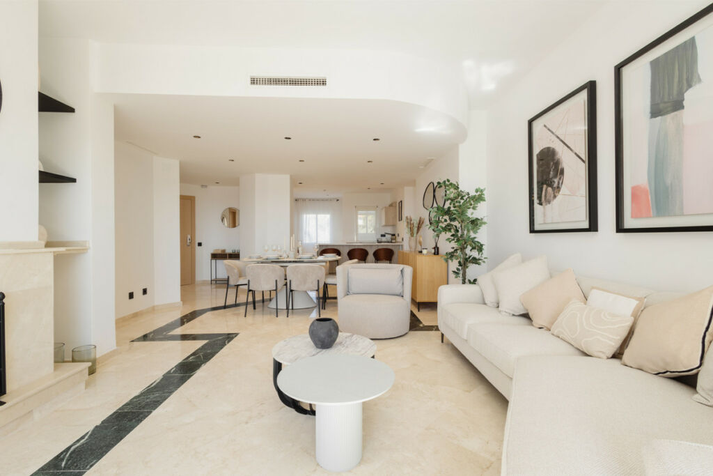 Middle Floor Apartment Elviria Málaga - image 17
