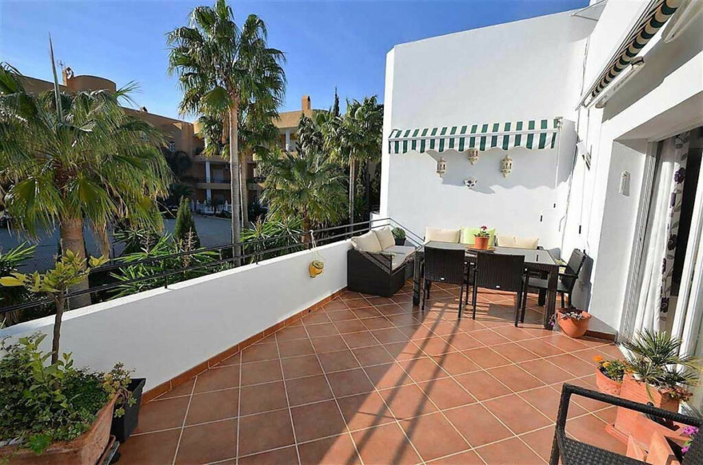 Top Floor Apartment Estepona Málaga - image 17