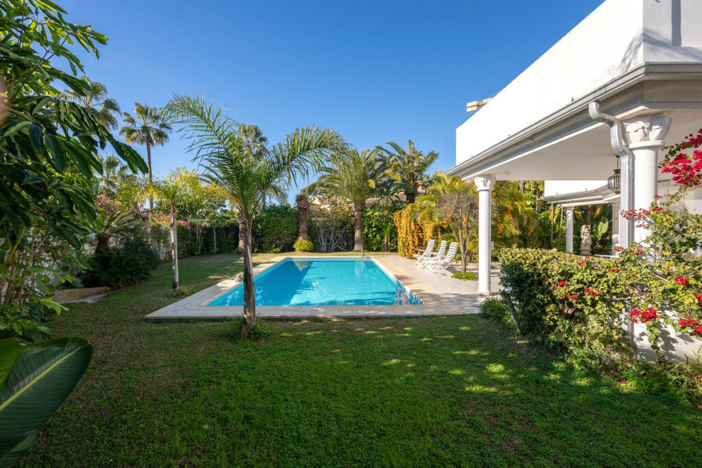 Detached Villa Marbesa Málaga - image 17