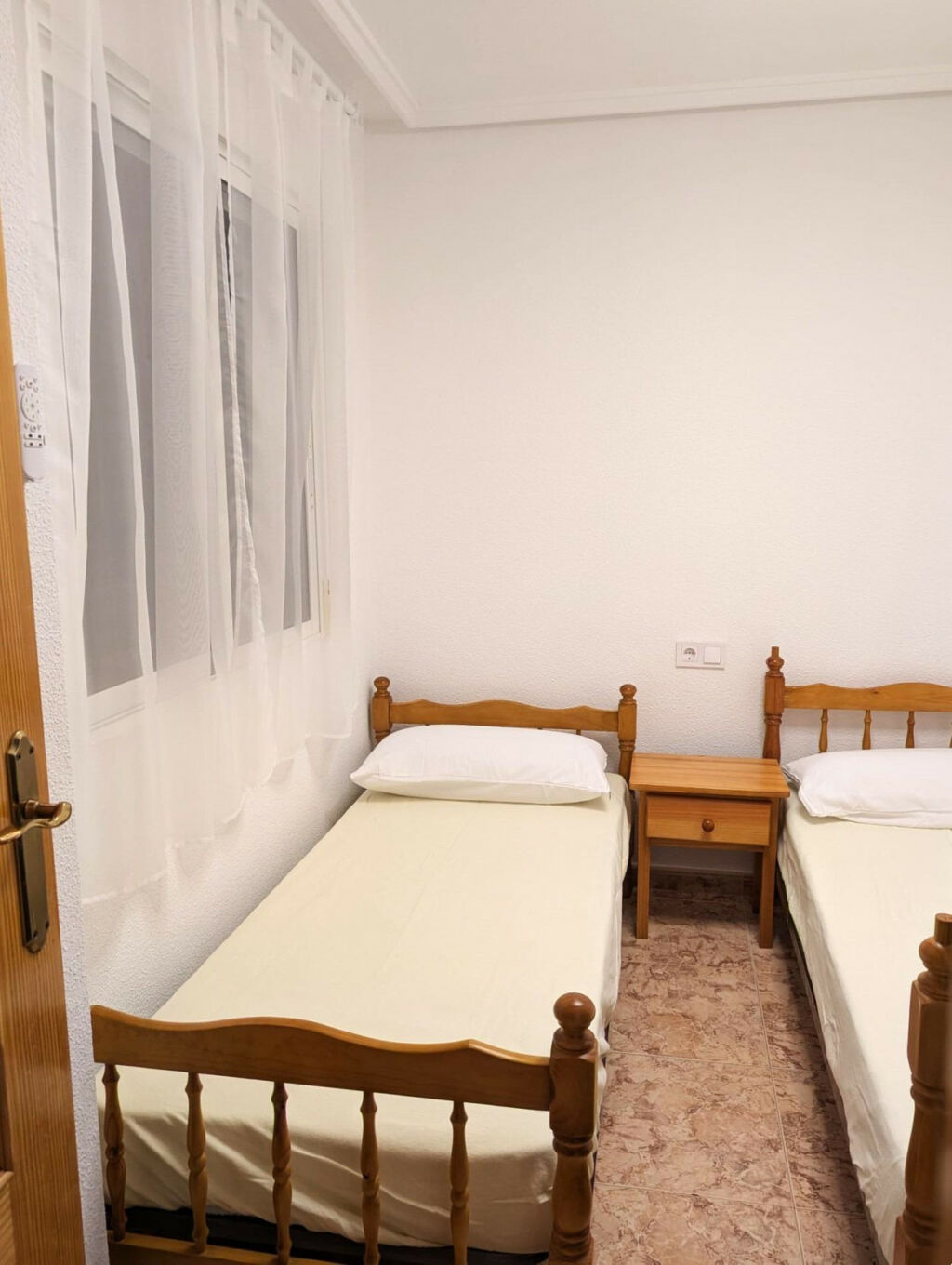 Middle Floor Apartment Torrevieja Alicante - image 17