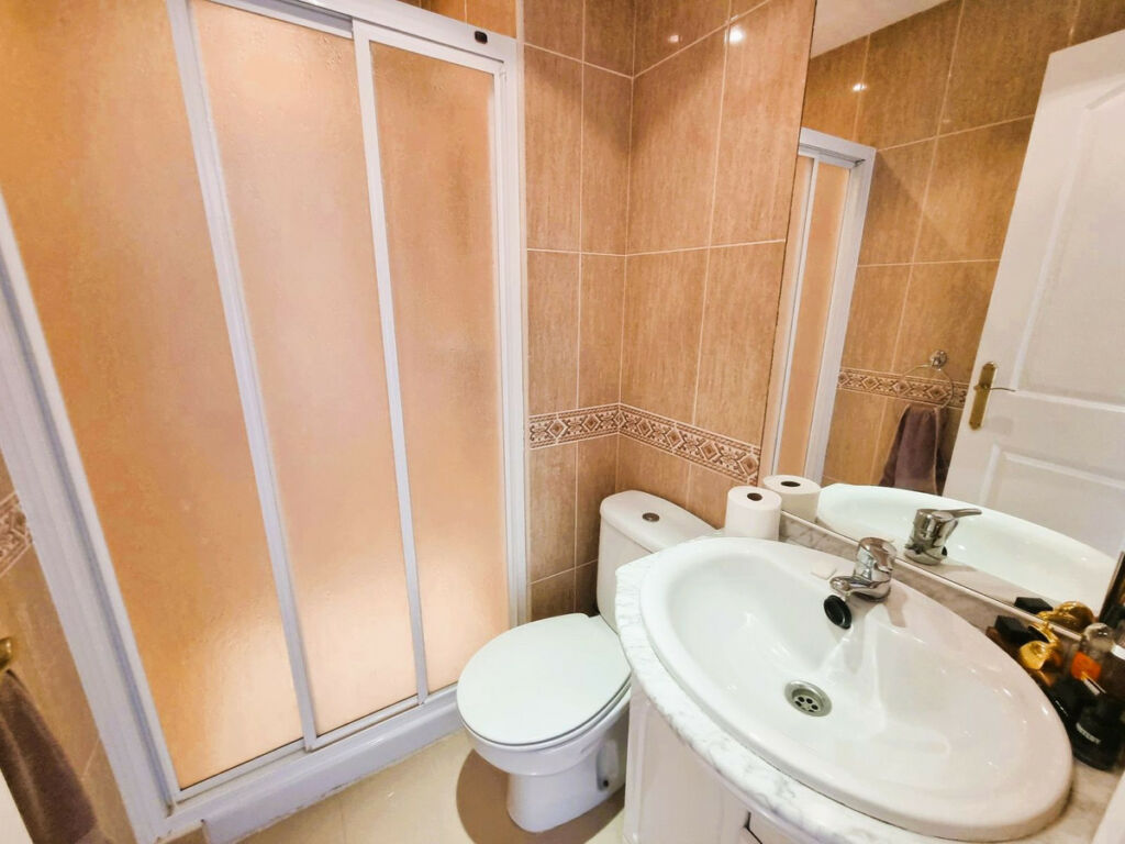 Middle Floor Apartment Calahonda Málaga - image 21