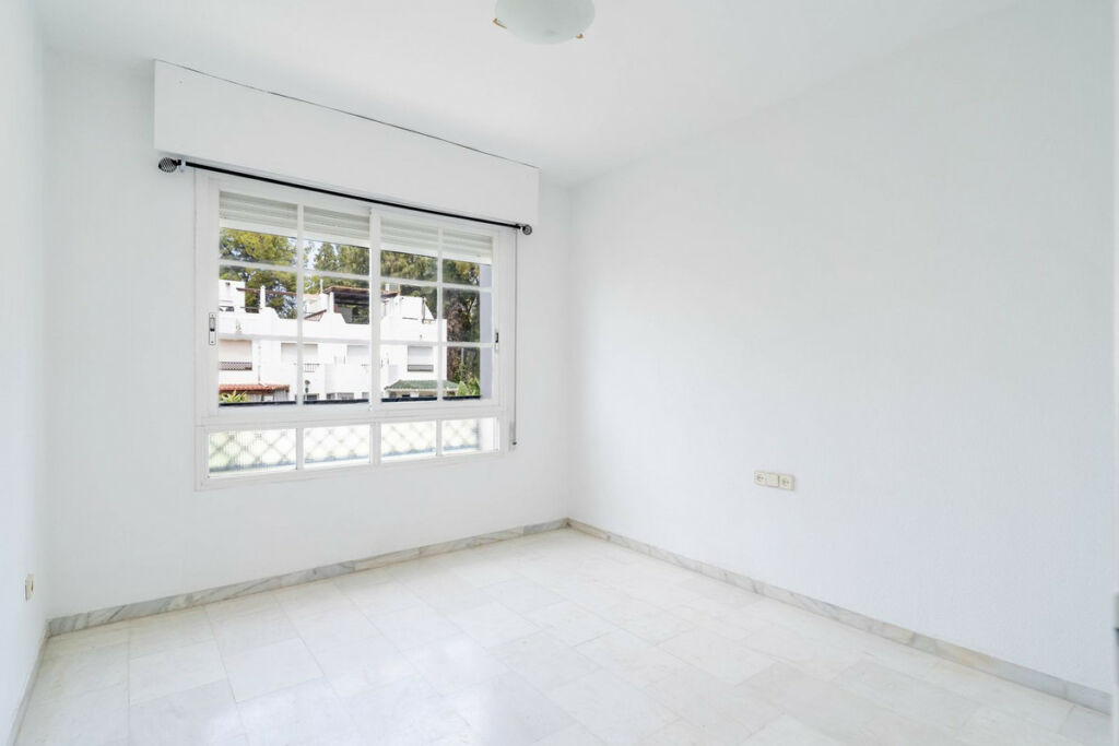 Townhouse Nueva Andalucía Málaga - image 17