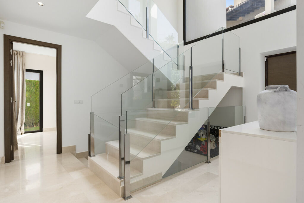 Detached Villa Benahavís Málaga - image 17