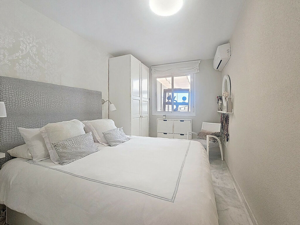 Penthouse Casares Málaga - image 18