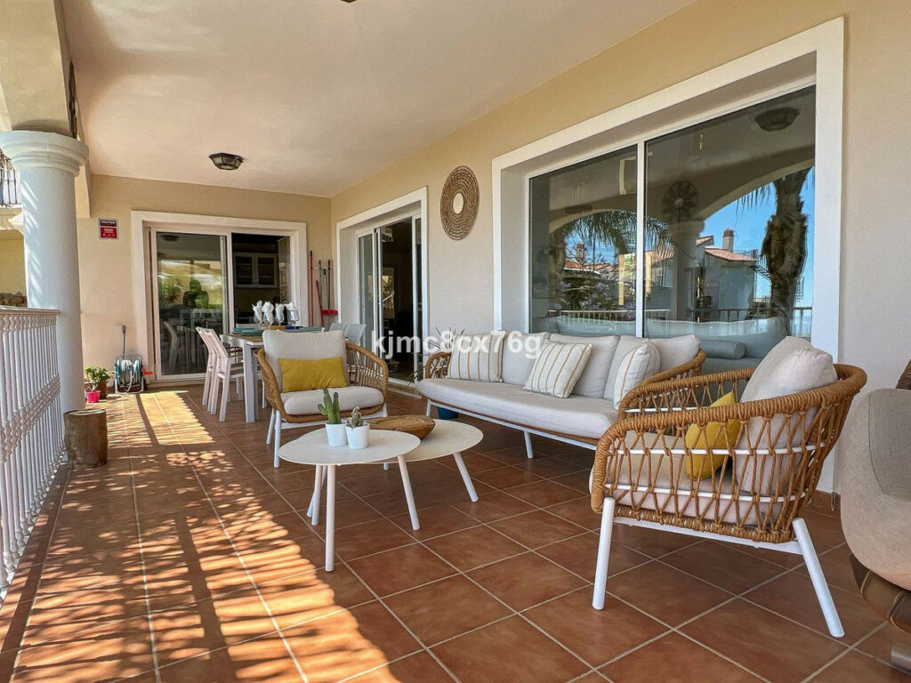 Detached Villa Riviera del Sol Málaga - image 18