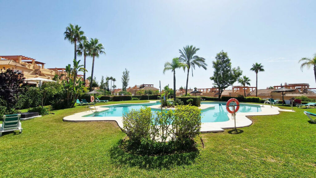 Semi-Detached House Estepona Málaga - image 18