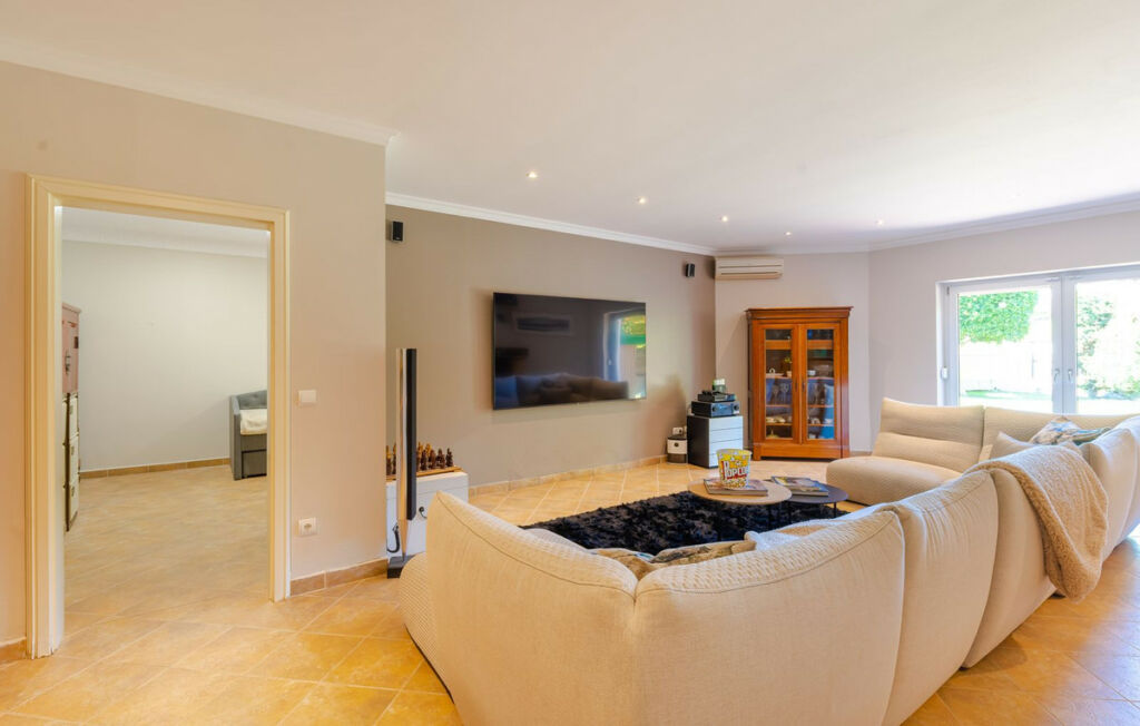 Detached Villa Benahavís Málaga - image 18