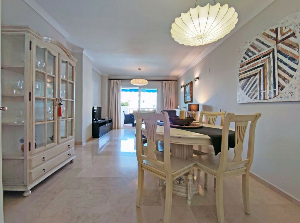 Middle Floor Apartment Puerto Banús Málaga - image 18