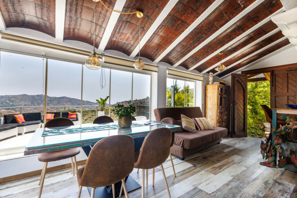 Detached Villa Sayalonga Málaga - image 19