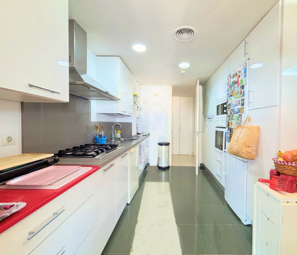 Penthouse La Duquesa Málaga - image 18