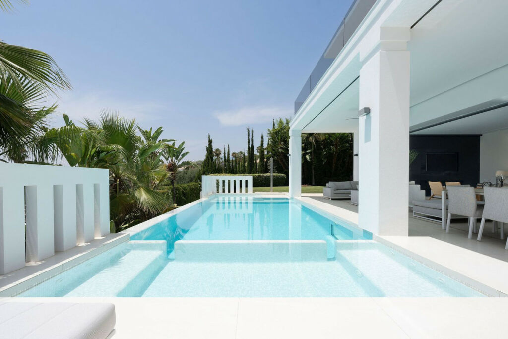 Detached Villa Nagüeles Málaga - image 18
