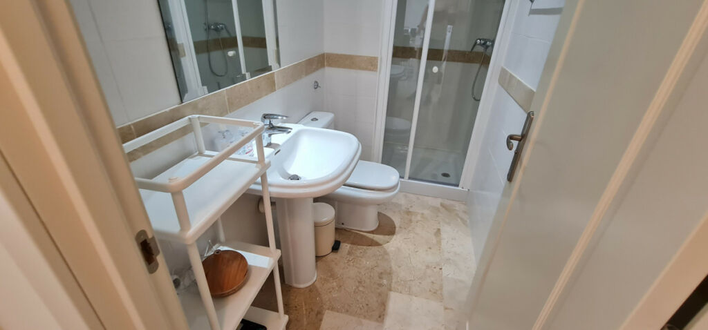 Middle Floor Apartment Calahonda Málaga - image 18