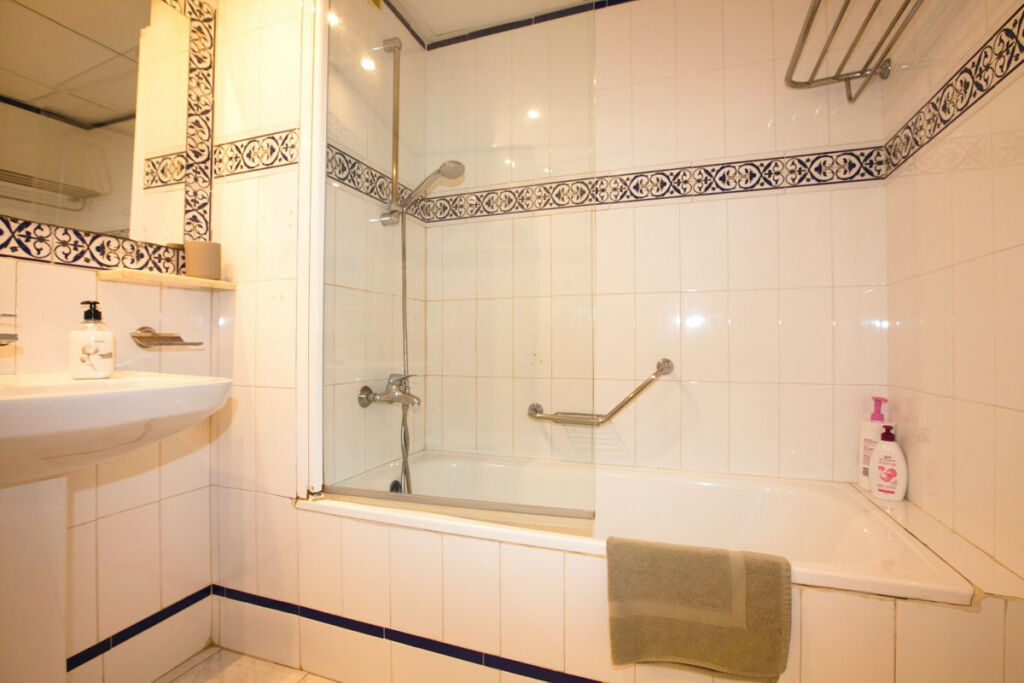 Middle Floor Apartment Mijas Costa Málaga - image 18