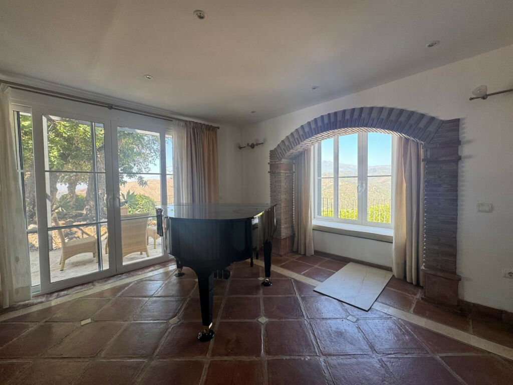 Detached Villa Istán Málaga - image 18