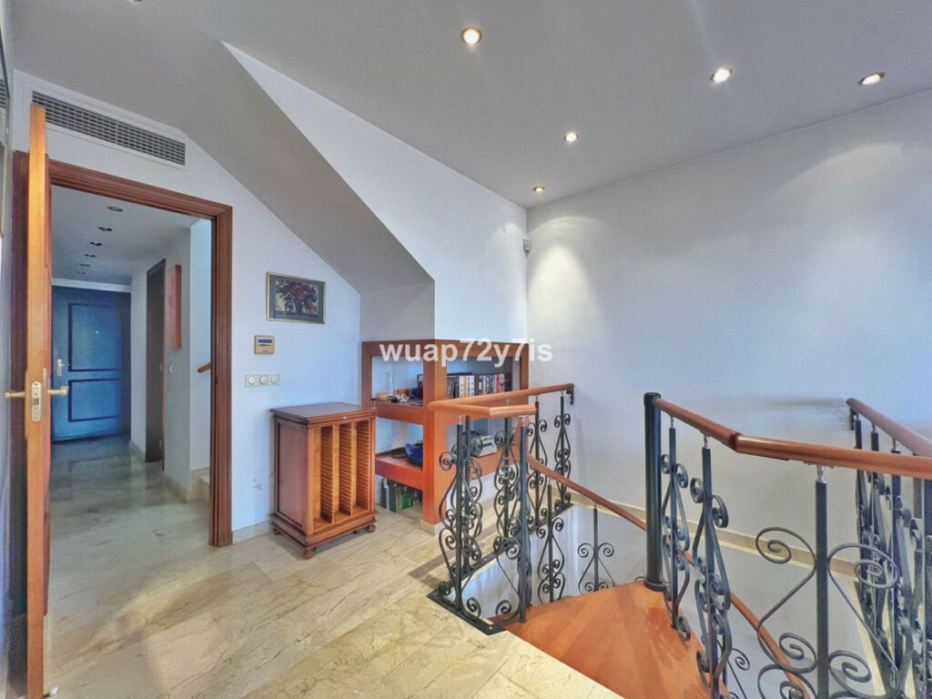 Semi-Detached House Costabella Málaga - image 18