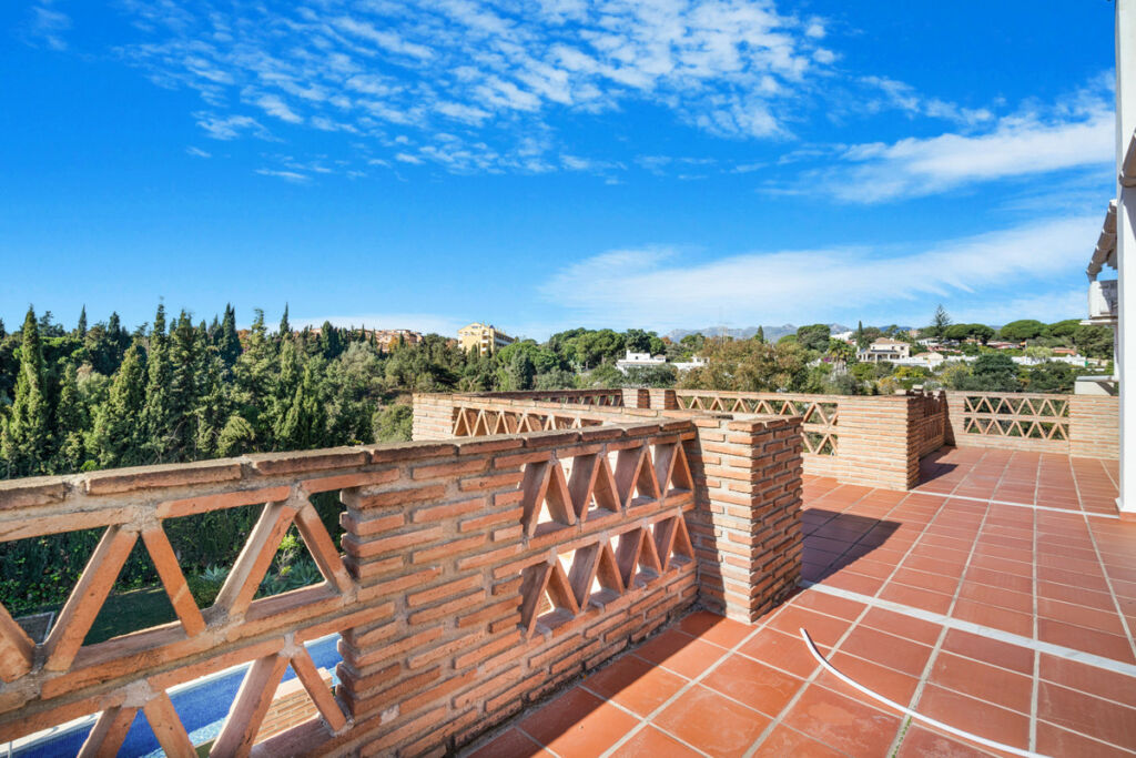Detached Villa Elviria Málaga - image 18