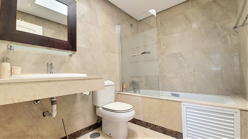 Penthouse Manilva Málaga - image 18