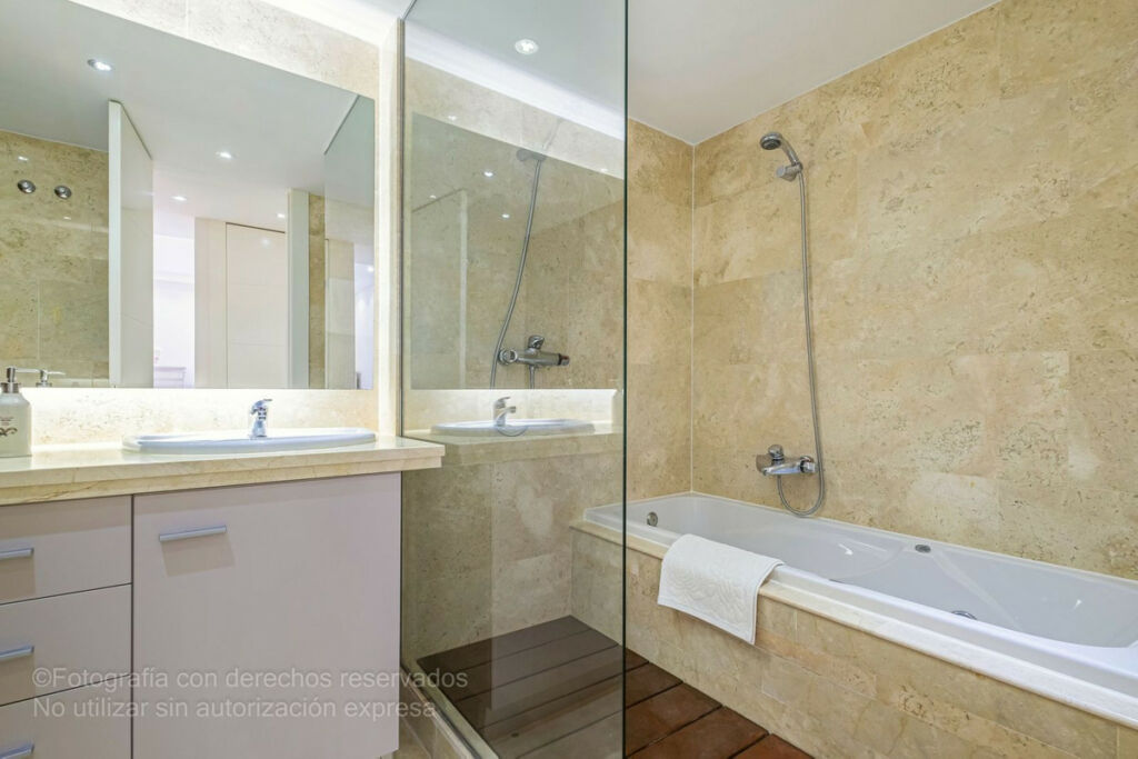 Middle Floor Apartment Manilva Málaga - image 18