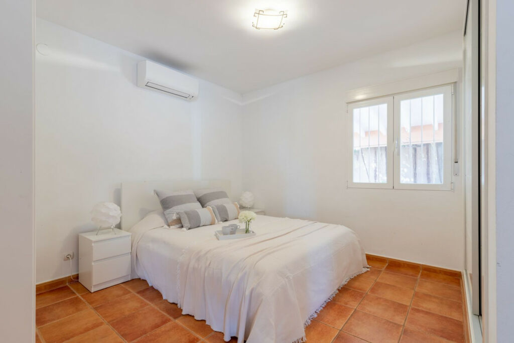 Detached Villa Moraira Alicante - image 18