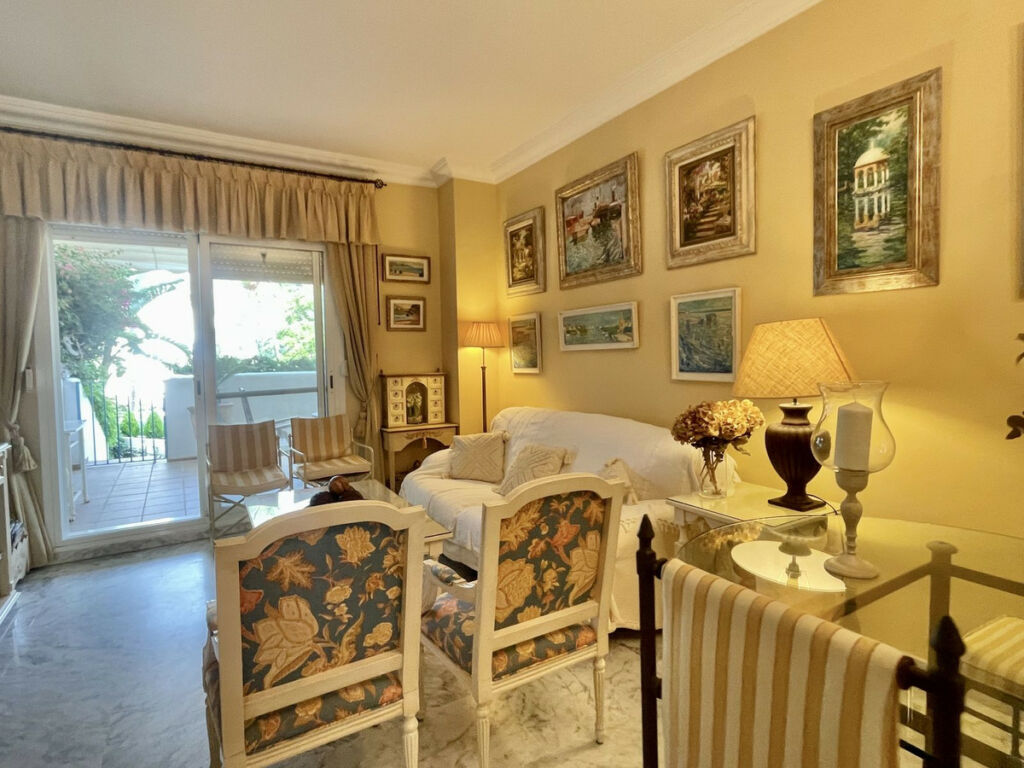 Ground Floor Apartment The Golden Mile Málaga - image 12