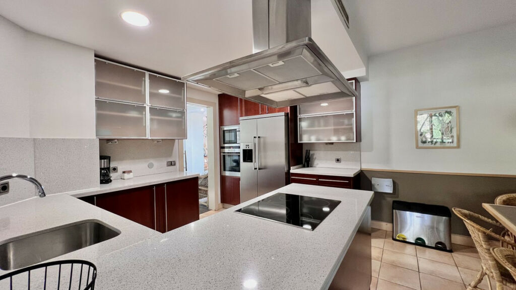 Penthouse Duplex Sierra Blanca Málaga - image 18