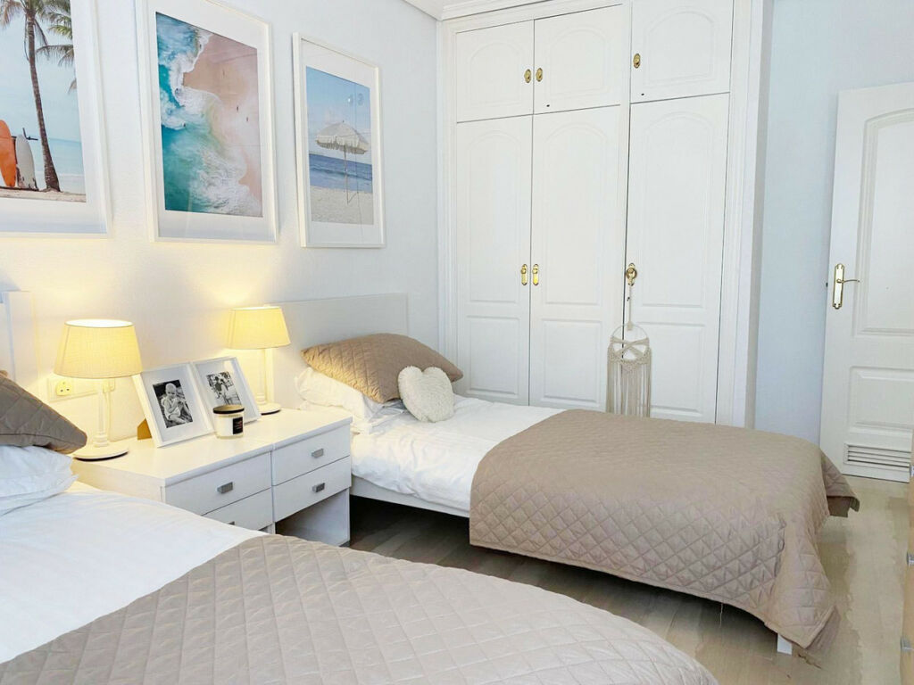 Middle Floor Apartment Carvajal Málaga - image 18