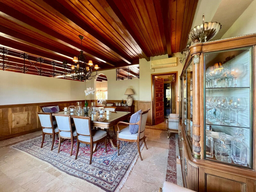 Detached Villa Elviria Málaga - image 17