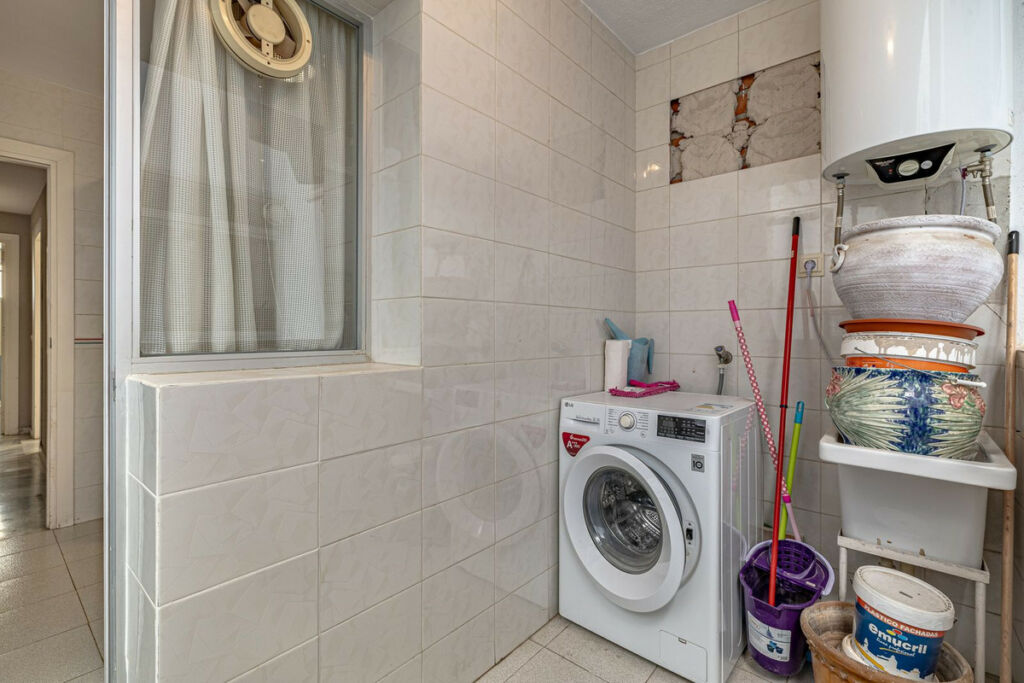 Middle Floor Apartment Los Boliches Málaga - image 18