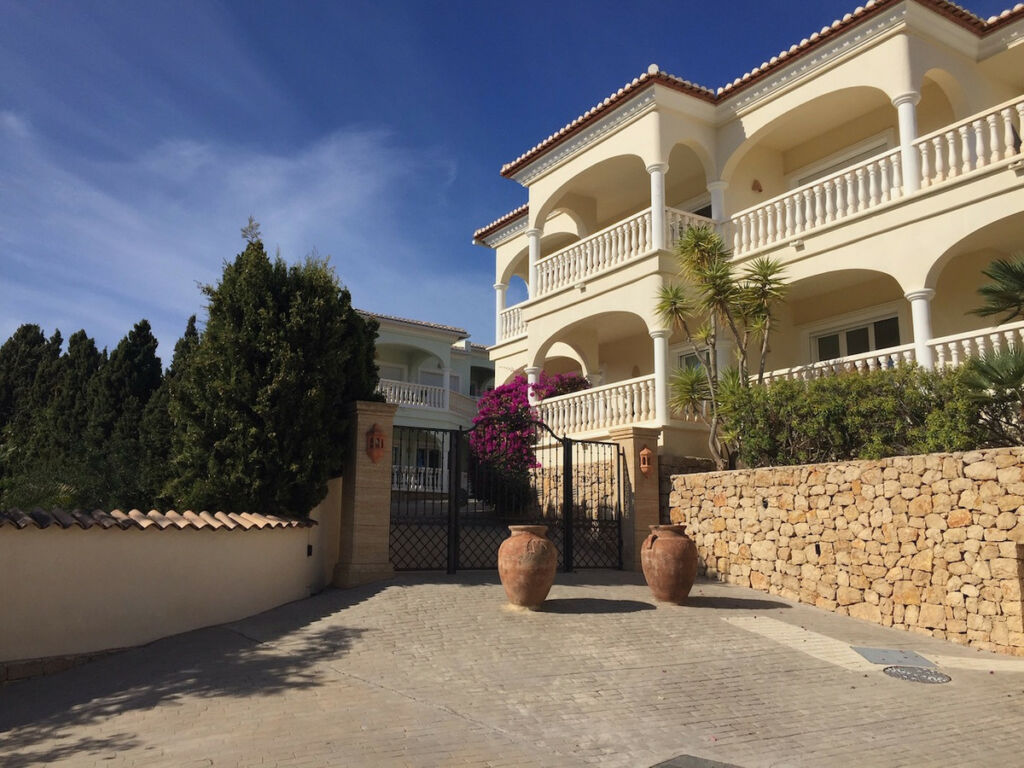 Ground Floor Apartment La Fustera Alicante - image 18