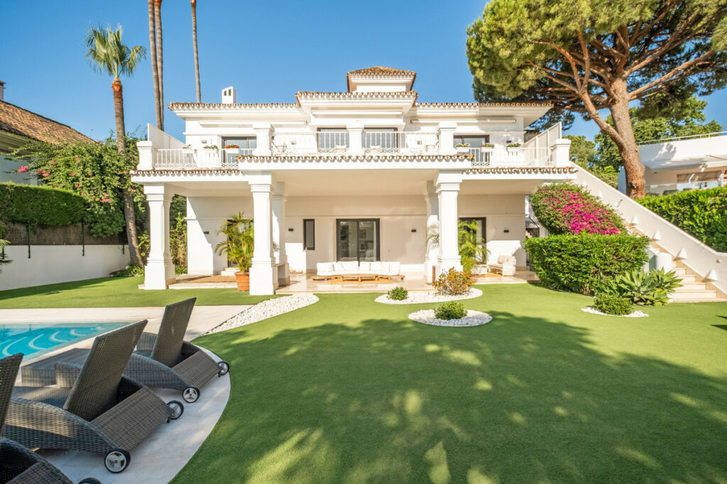 Detached Villa Aloha Málaga - image 18