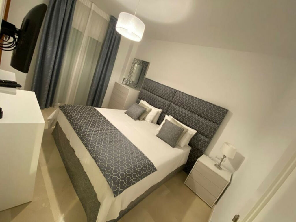 Duplex Nueva Andalucía Málaga - image 18