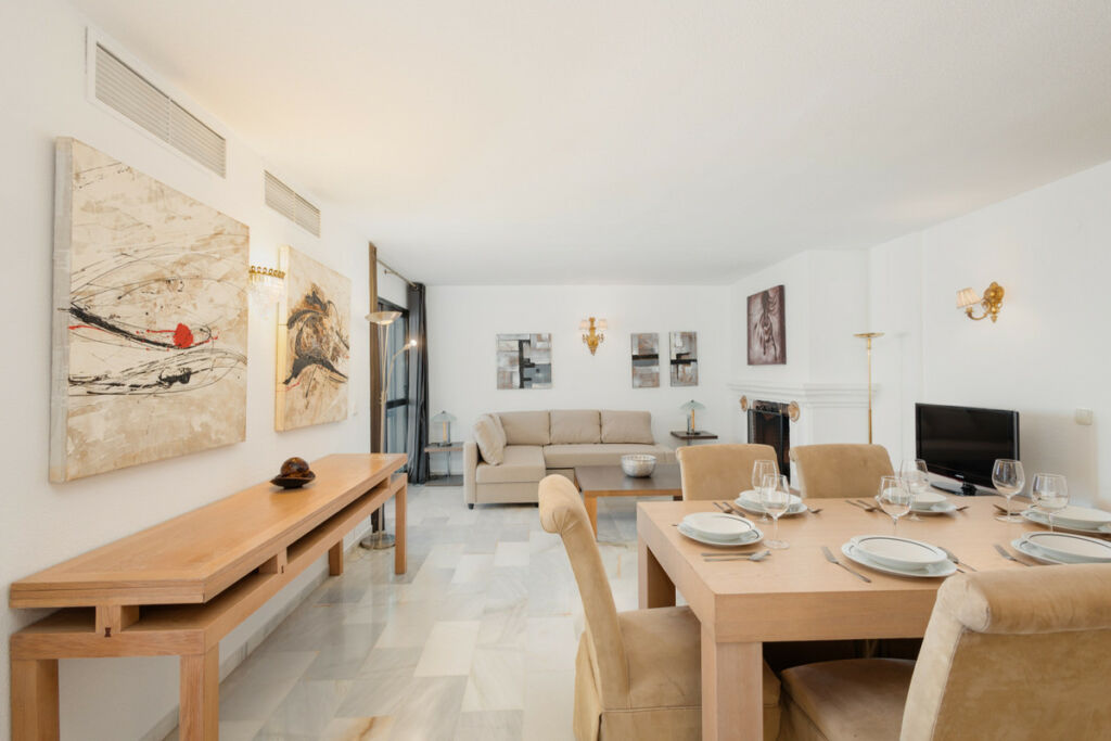 Middle Floor Apartment Puerto Banús Málaga - image 18