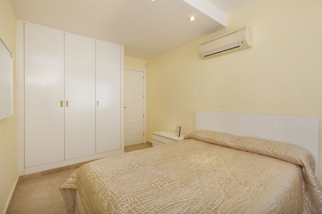 Ground Floor Apartment The Golden Mile Málaga - image 18