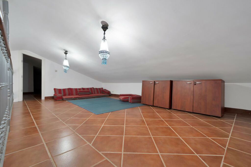 Detached Villa Estepona Málaga - image 18