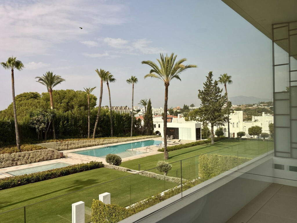 Semi-Detached House Nueva Andalucía Málaga - image 18