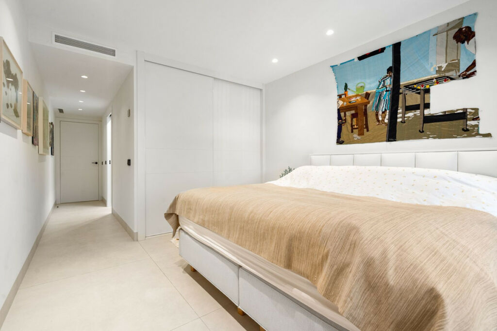 Middle Floor Apartment Puerto Banús Málaga - image 18