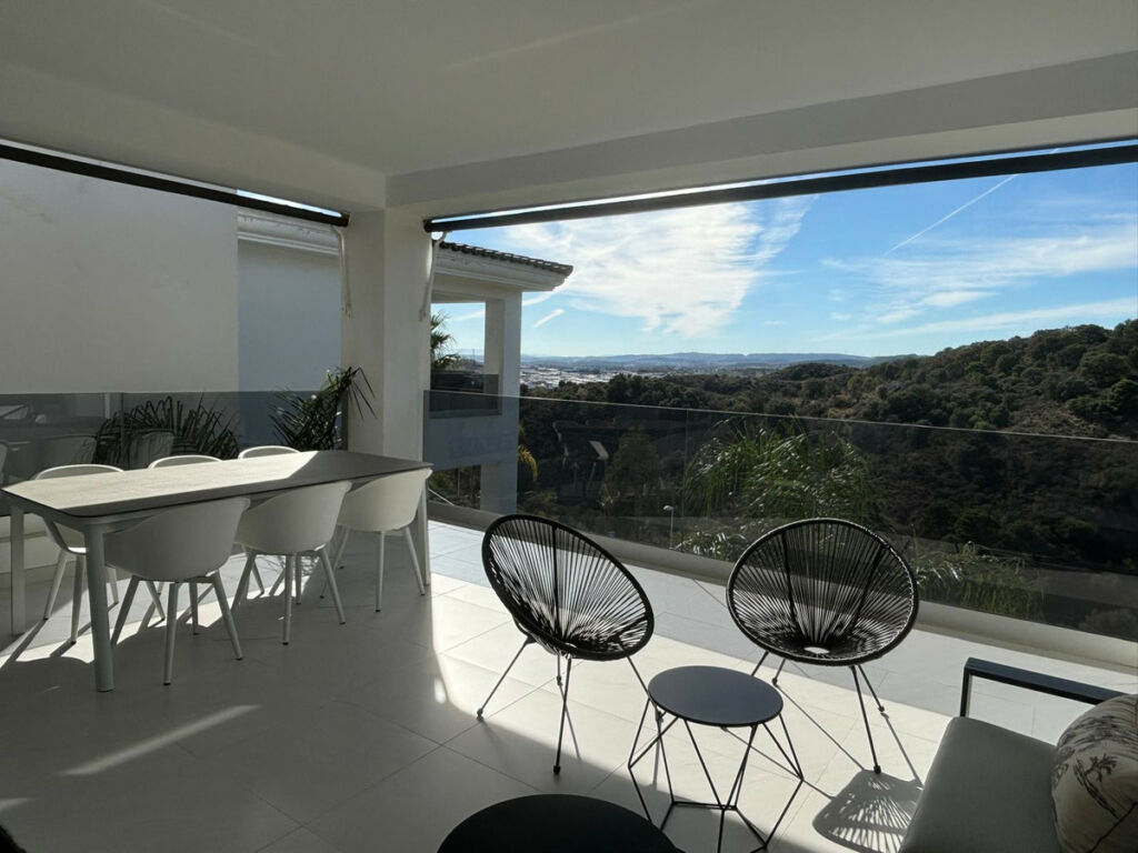 Middle Floor Apartment Estepona Málaga - image 18