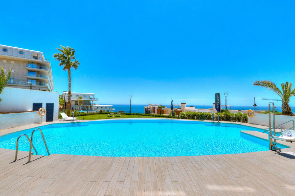 Middle Floor Apartment Fuengirola Málaga - image 18
