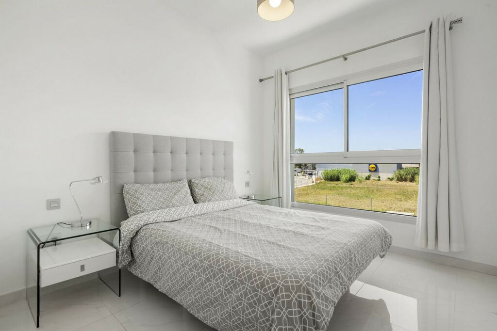 Middle Floor Apartment Estepona Málaga - image 18