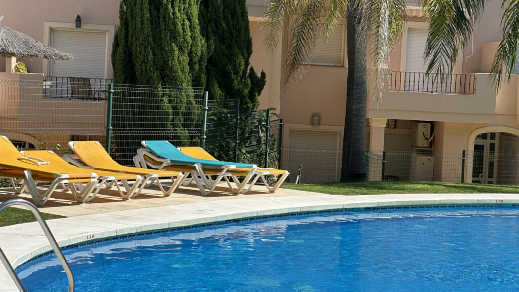 Middle Floor Apartment La Duquesa Málaga - image 18