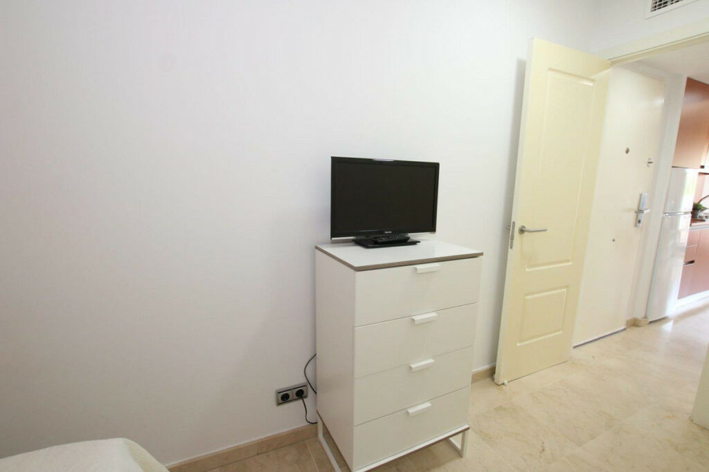Middle Floor Apartment Torrequebrada Málaga - image 18