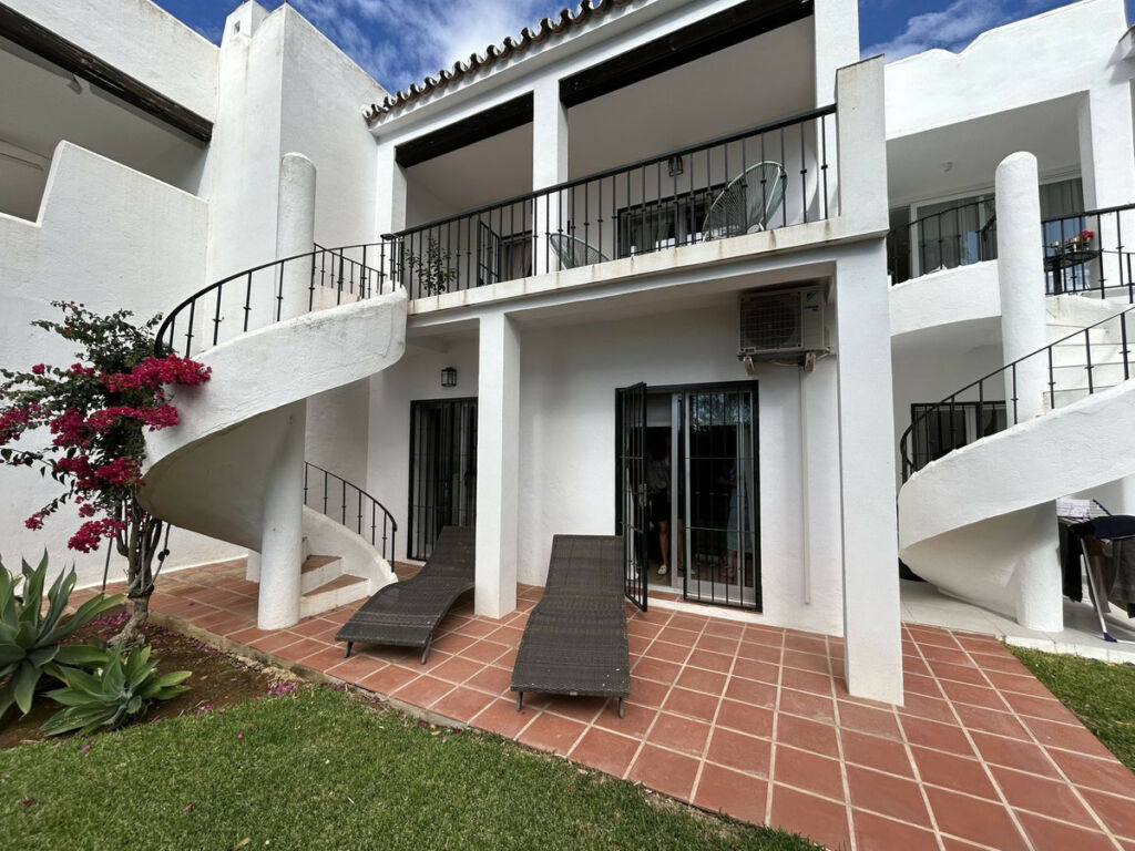 Townhouse Aloha Málaga - image 18