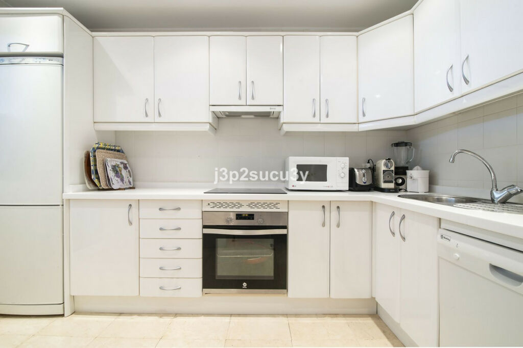 Middle Floor Apartment Guadalmina Baja Málaga - image 18