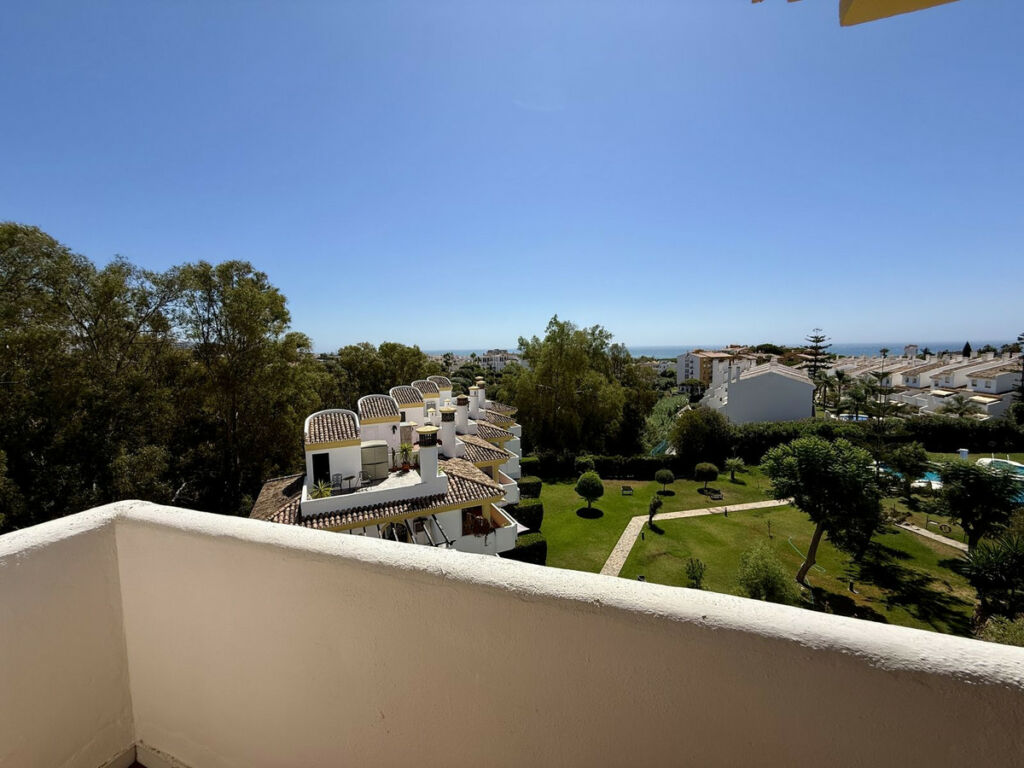 Penthouse Calahonda Málaga - image 18
